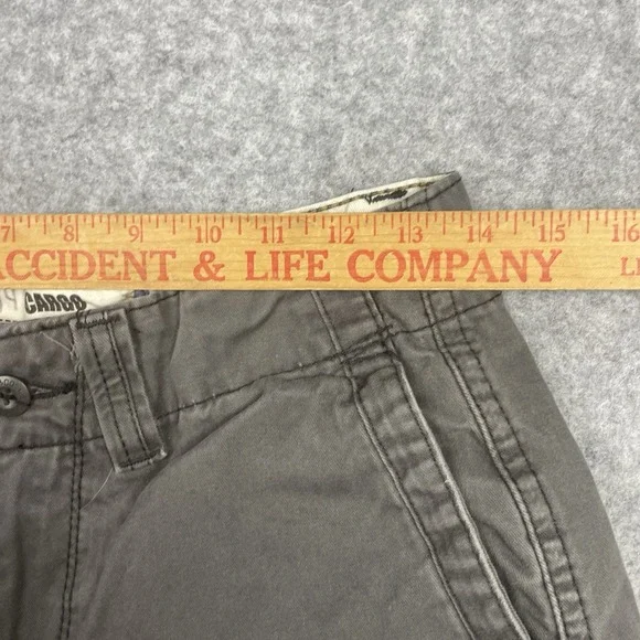Levi Strauss & Co‎ Cargo Shorts Mens 28 Gray Utility Big Pockets Made To Fit - Picture 6 of 9